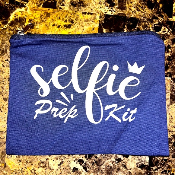 NWOT Blue Cosmetic Bag Fun Style Cute Saying-Selfie Prep Kit - Picture 2 of 13